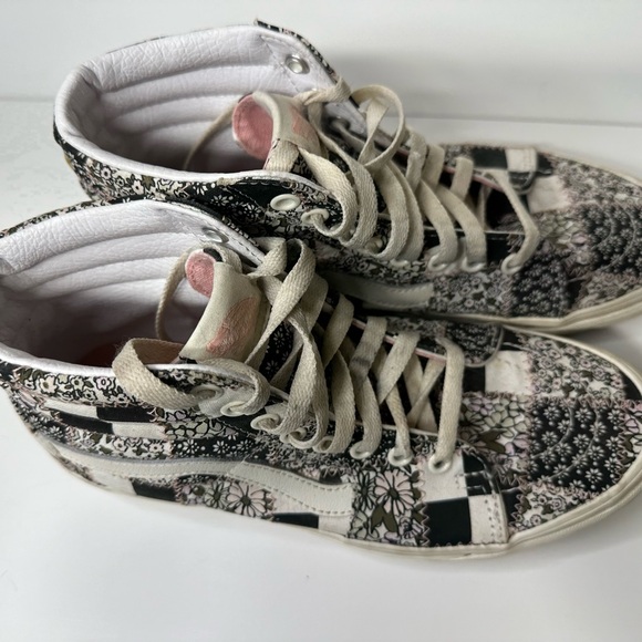 VANS ladies size 9 hi-top sneakers - Picture 2 of 6